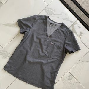 FIGS ONE POCKET SCRUB TOP
